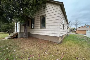 619 13th St S, Virginia, MN 55792 - Photo 2