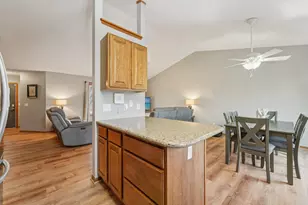 665 Flora Square, Prescott, WI 54021 - Photo 14