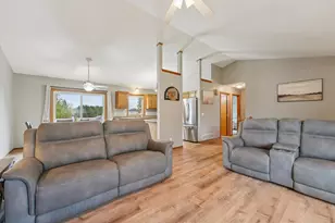 665 Flora Square, Prescott, WI 54021 - Photo 10