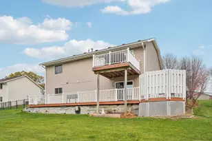 665 Flora Square, Prescott, WI 54021 - Photo 40