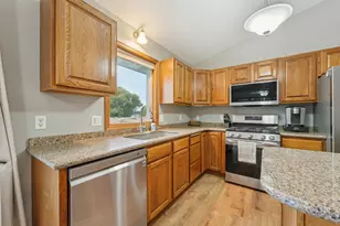 665 Flora Square, Prescott, WI 54021 - Photo 16