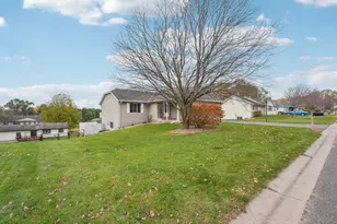 665 Flora Square, Prescott, WI 54021 - Photo 4