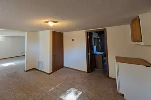 1002 N 6th St, Montevideo, MN 56265 - Photo 20