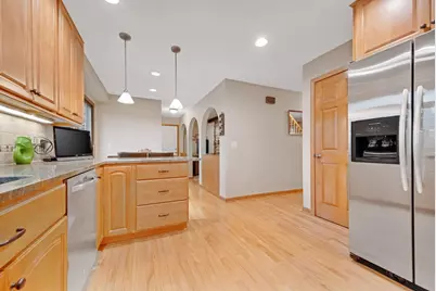 13204 Sheffield Curve, Hopkins, MN 55305 - Photo 10