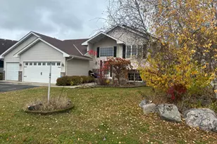 844 Beech Ln S, Annandale, MN 55302 - Photo 2