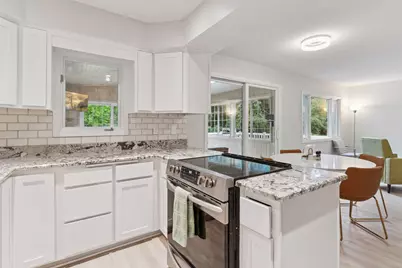 613 S Owasso Boulevard W, Roseville, MN 55113 - Photo 8