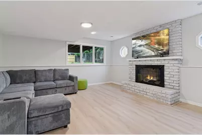 613 S Owasso Boulevard W, Roseville, MN 55113 - Photo 18