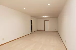 14387 Embassy Way, Apple Valley, MN 55124 - Photo 34