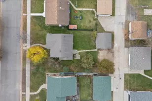 813 6th St S, Virginia, MN 55792 - Photo 2