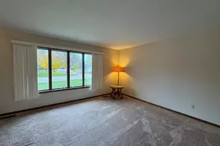 204 F St, Marshall, MN 56258 - Photo 2