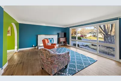 6413 Noble Avenue N, Brooklyn Center, MN 55429 - Photo 6