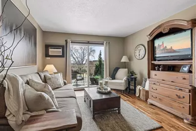 3155 Old Highway 8 #306, Roseville, MN 55418 - Photo 6