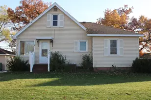 1802 10th Pl NE, Austin, MN 55912 - Photo 1