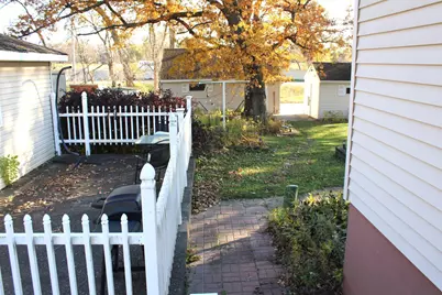 1802 10th Place NE, Austin, MN 55912 - Photo 6