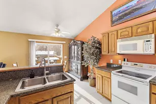 1055 Johnson Pl SE, Owatonna, MN 55060 - Photo 14