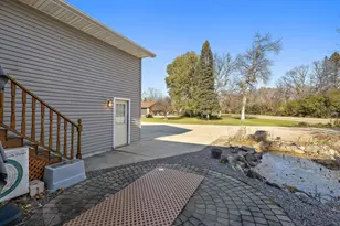 1055 Johnson Pl SE, Owatonna, MN 55060 - Photo 4