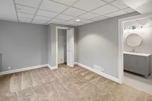 517 River Street St, Minneapolis, MN 55401 - Photo 42