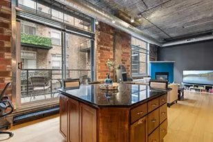 521 S 7th St, Minneapolis, MN 55415 - Photo 8