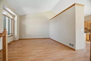 10248 Washington Ct NE, Blaine, MN 55434 - Photo 6