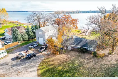 9225 Lake Boulevard, Chisago City, MN 55013 - Photo 2