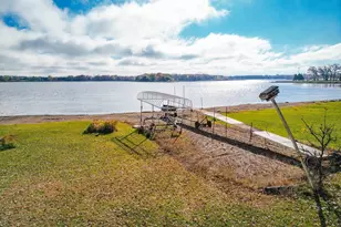 9225 Lake Blvd, Chisago City, MN 55013 - Photo 8