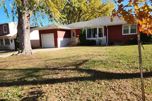 902 Clausen Ave, Albert Lea, MN 56007 - Photo 2