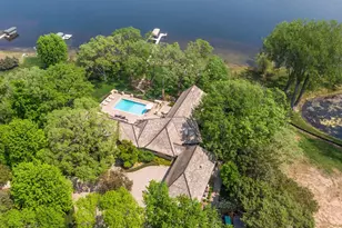 12535 Beach Cir, Eden Prairie, MN 55344 - Photo 4