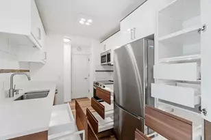 205 Barry Ave S, Wayzata, MN 55391 - Photo 12