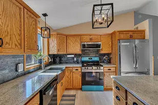 506 Oak Pond Dr, Sartell, MN 56377 - Photo 4