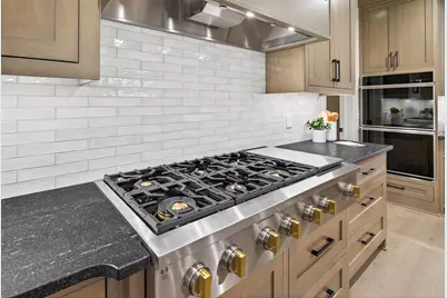 641 Park Street E, Wayzata, MN 55391 - Photo 34