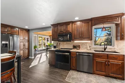 957 Miles Drive, Worthington, MN 56187 - Photo 16