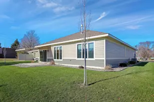 1286 Jefferson Ct, Shakopee, MN 55379 - Photo 48