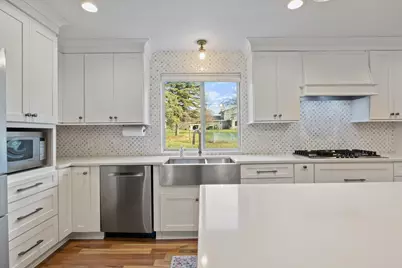 9609 Vincent Avenue S, Bloomington, MN 55431 - Photo 20