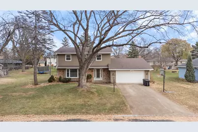 9609 Vincent Avenue S, Bloomington, MN 55431 - Photo 4