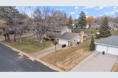 9609 Vincent Avenue S, Bloomington, MN 55431 - Photo 6