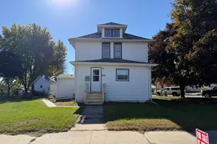 1308 East Ave, Worthington, MN 56187 - Photo 2