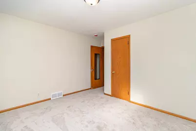 1001 Geranium Avenue E, Saint Paul, MN 55106 - Photo 18