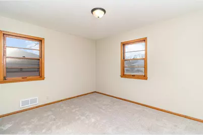 1001 Geranium Avenue E, Saint Paul, MN 55106 - Photo 16