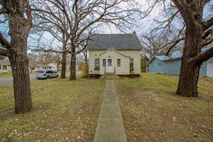 1101 Jefferson St, Alexandria, MN 56308 - Photo 2