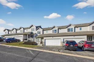 742 Baylee Pl SW, Pine Island, MN 55963 - Photo 2