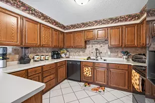 7107 Robinwood Bay, Woodbury, MN 55125 - Photo 12