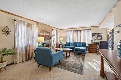 7107 Robinwood Bay, Woodbury, MN 55125 - Photo 8