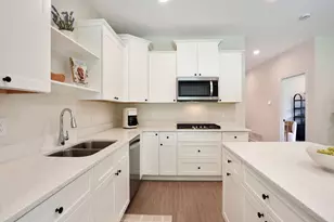 615 Field Point St, Roberts, WI 54023 - Photo 12