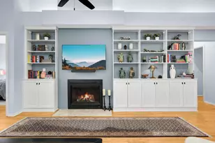 523 Lovell Ave, Roseville, MN 55113 - Photo 2