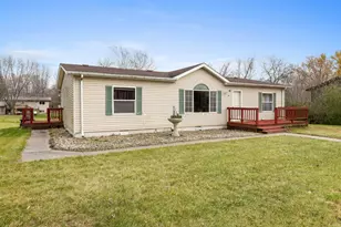 405 13th St SW, Little Falls, MN 56345 - Photo 1