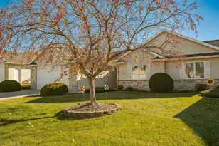 708 7 1/2 Street Circle NW, Kasson, MN 55944 - Photo 2