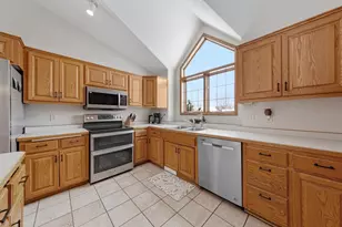 613 Ash Cir, Belle Plaine, MN 56011 - Photo 14