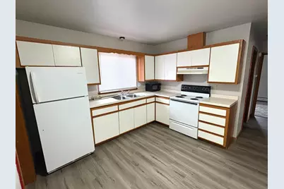 1621 9th Avenue S, Moorhead, MN 56560 - Photo 4