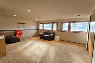 570 Jackson St SW, Hutchinson, MN 55350 - Photo 14