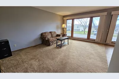 570 Jackson Street SW, Hutchinson, MN 55350 - Photo 4